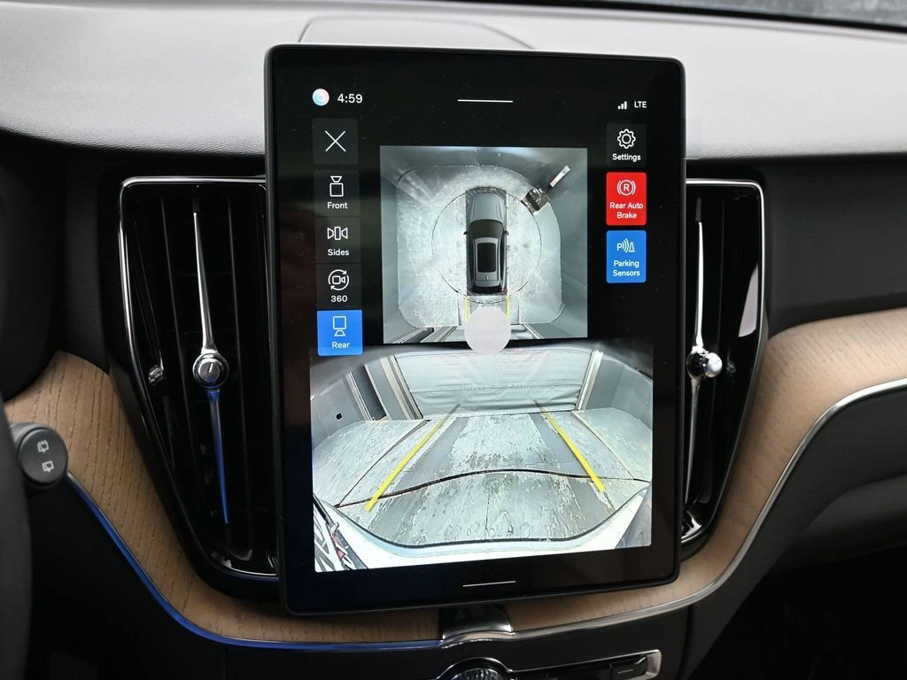 2026 Volvo - image 13