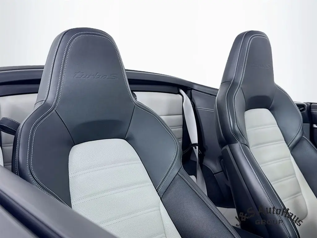 2022 Porsche 911 Turbo S photo 38