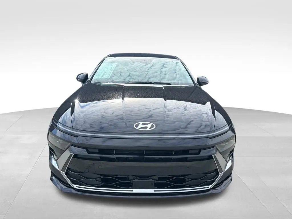 2026 Hyundai Sonata SEL Sport photo 2
