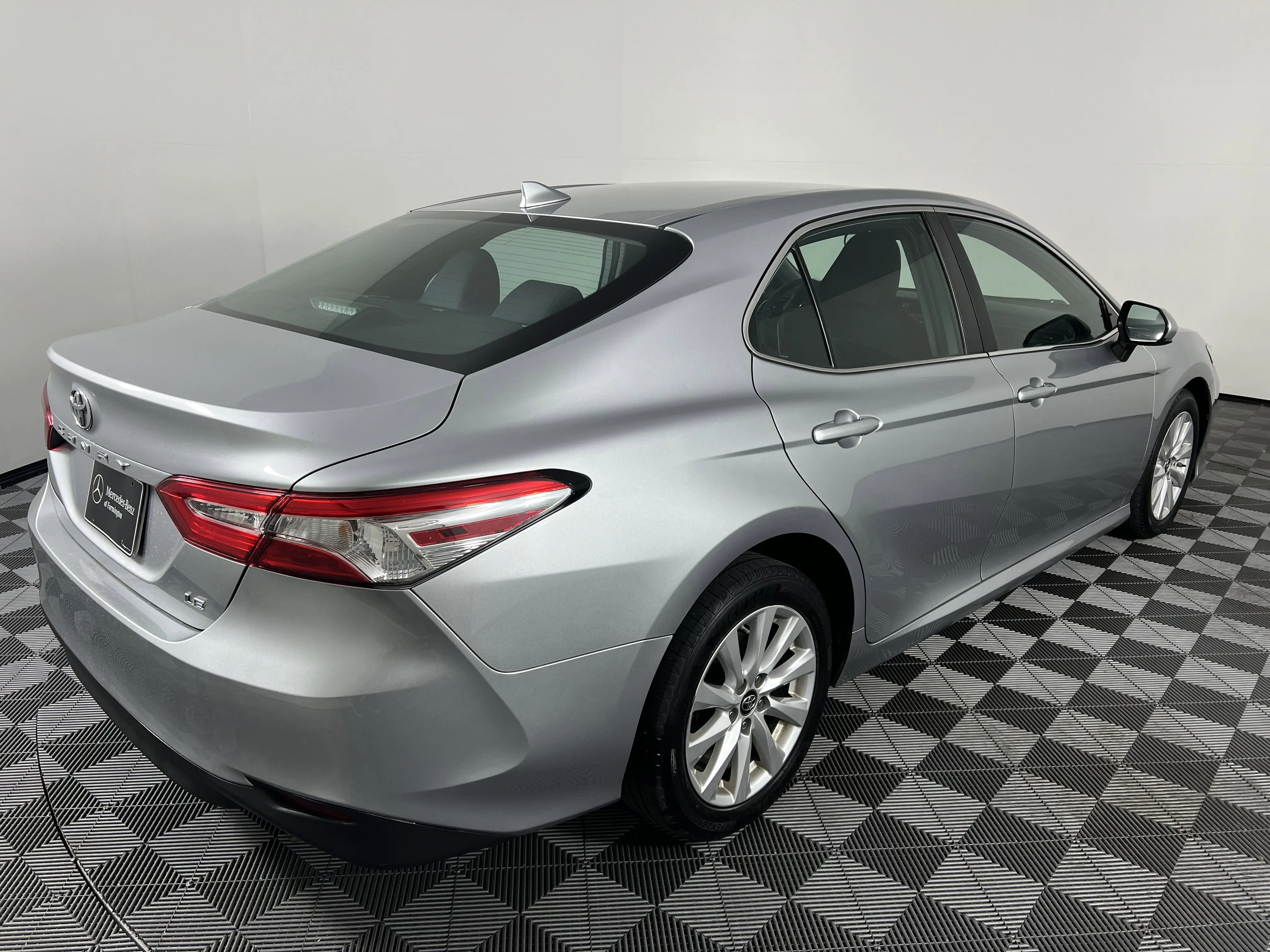2019 Toyota Camry LE photo 11