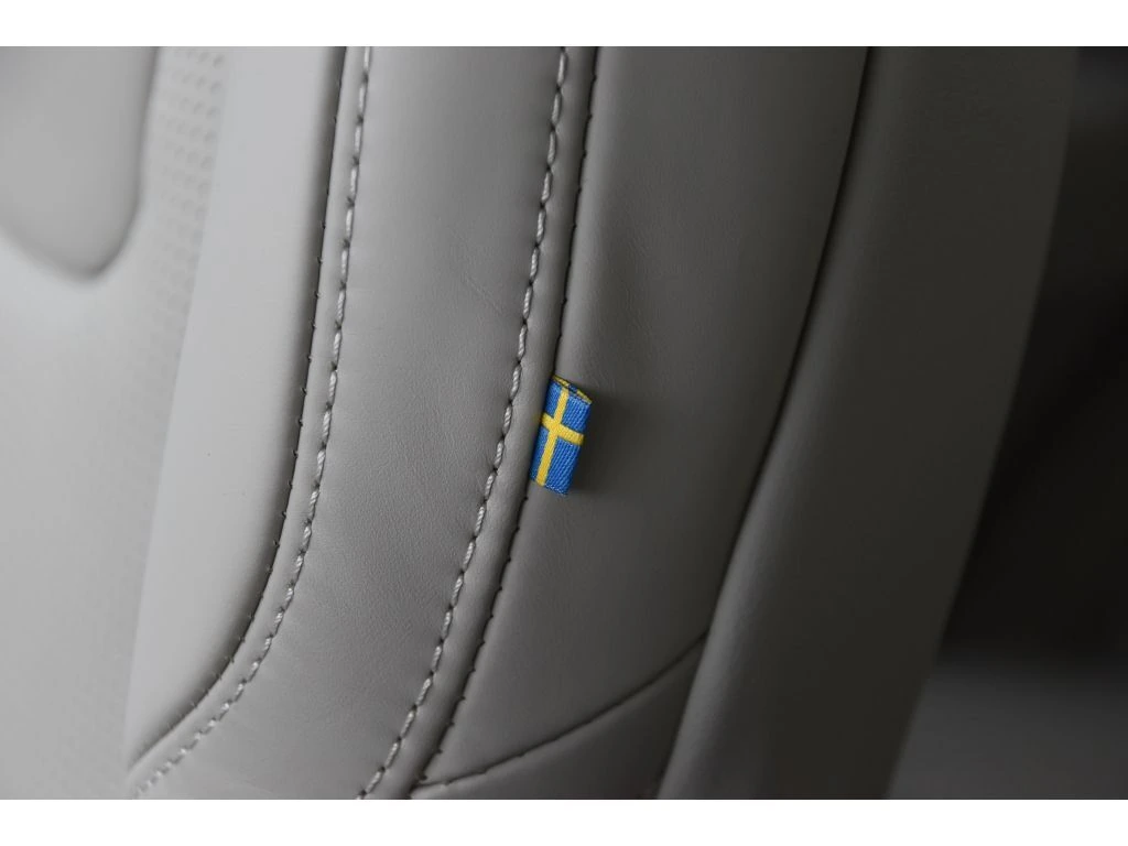 2026 Volvo - image 36