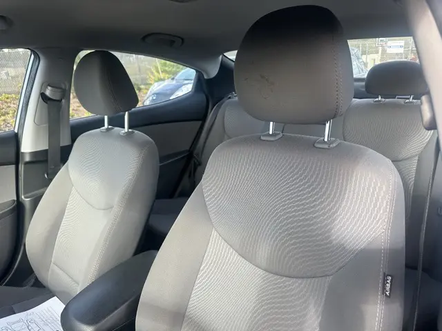 2016 Hyundai Elantra SE photo 10