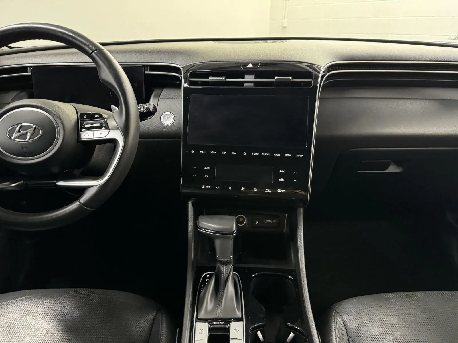 2023 Hyundai Santa Cruz Limited photo 13