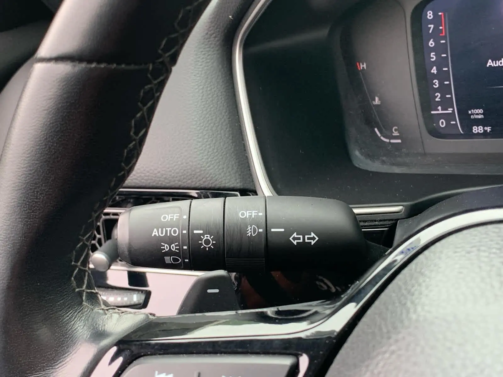 2024 Honda Civic Touring photo 18