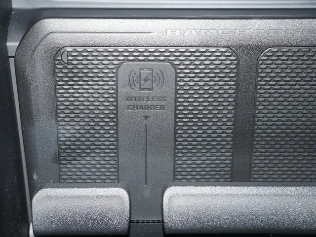 2025 Ram 1500 Big Horn Lone Star photo 3