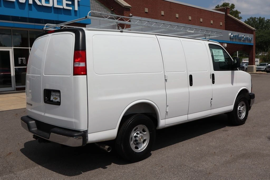 2025 Chevrolet Express Cargo Work Van - Photo 28