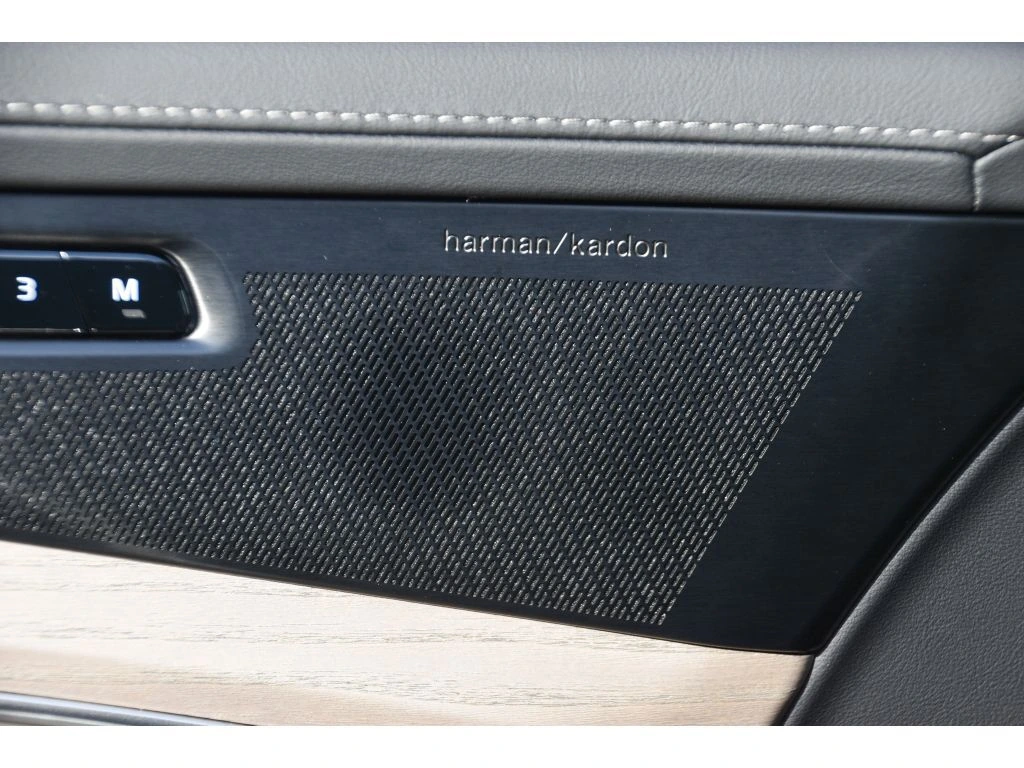 2026 Volvo - image 27