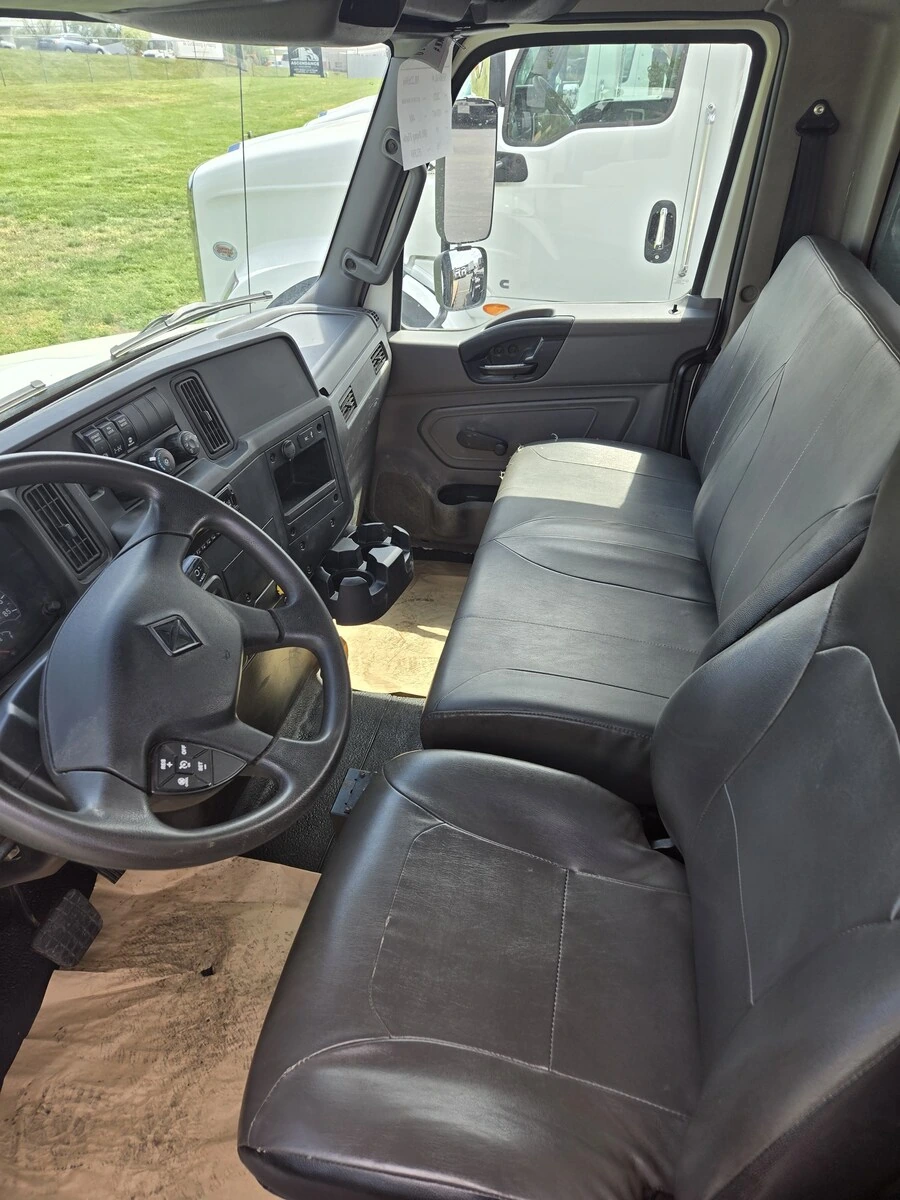 2021 International MV - image 7