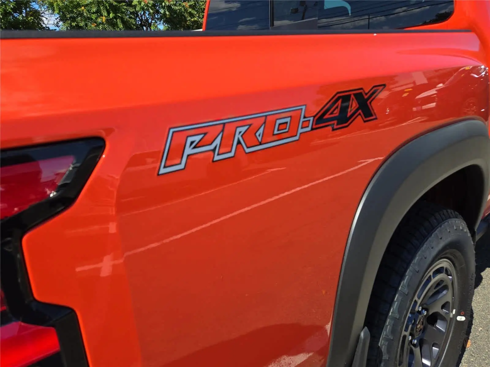 2025 Nissan Frontier PRO-4X photo 5
