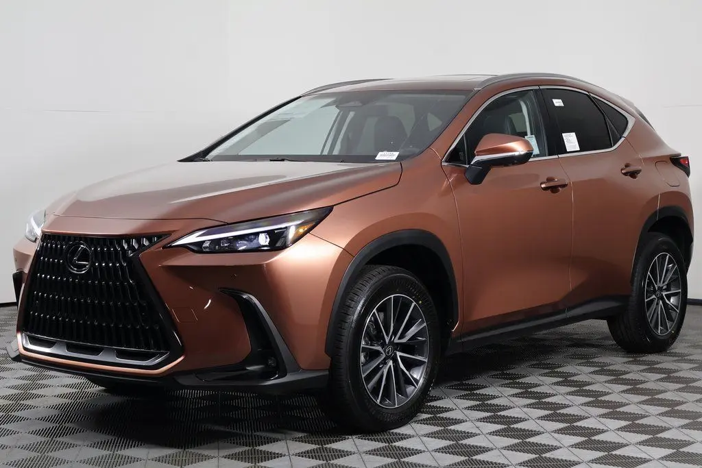 2026 Lexus NX PHEV 450h+'s photo
