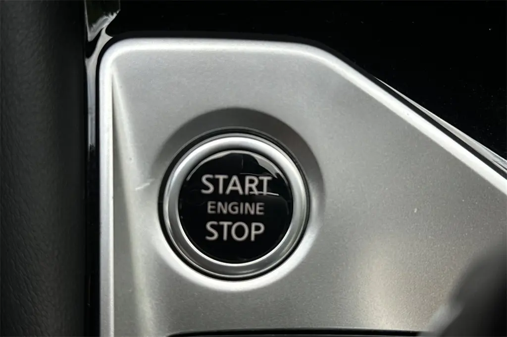 2025 Nissan Altima 2.5 SR photo 16