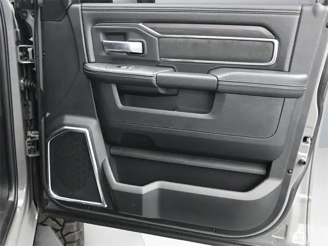 2025 Ram 2500 Laramie photo 12