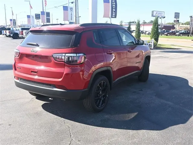 2026 Jeep Compass Latitude photo 2