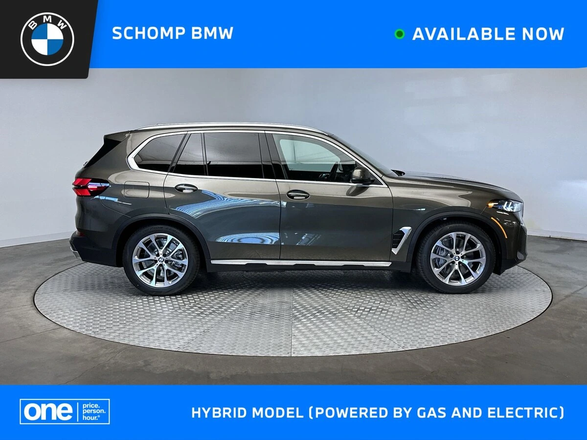 2026 BMW X5 xDrive50e's photo