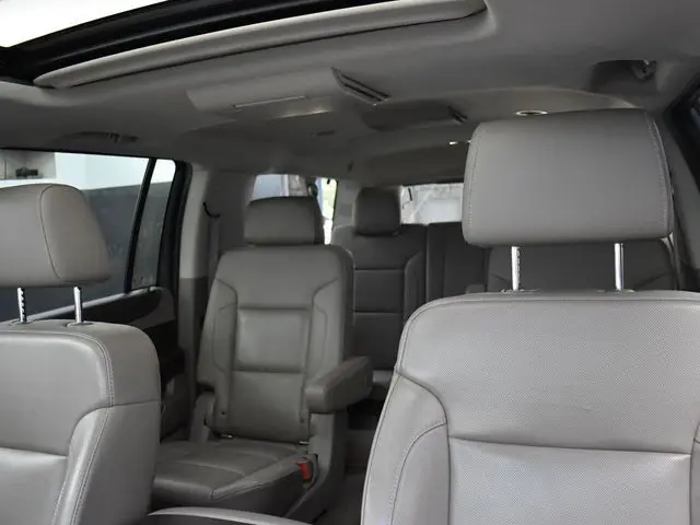 2016 Chevrolet Suburban LTZ photo 13