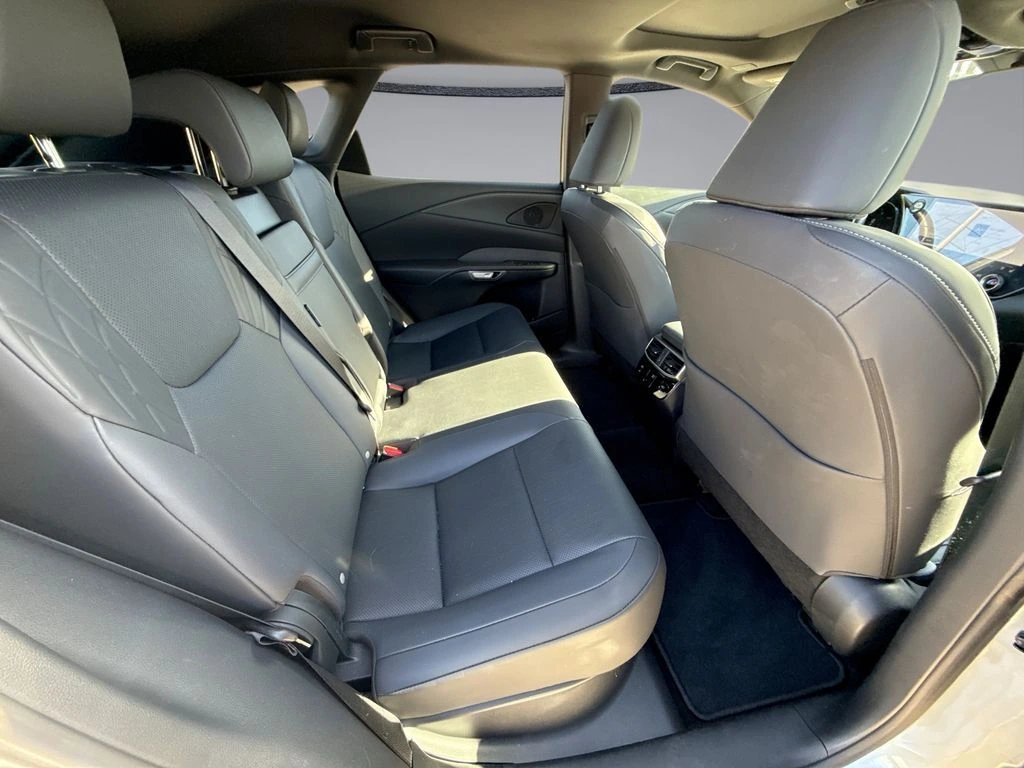 2025 Lexus RX 350 - Photo 17