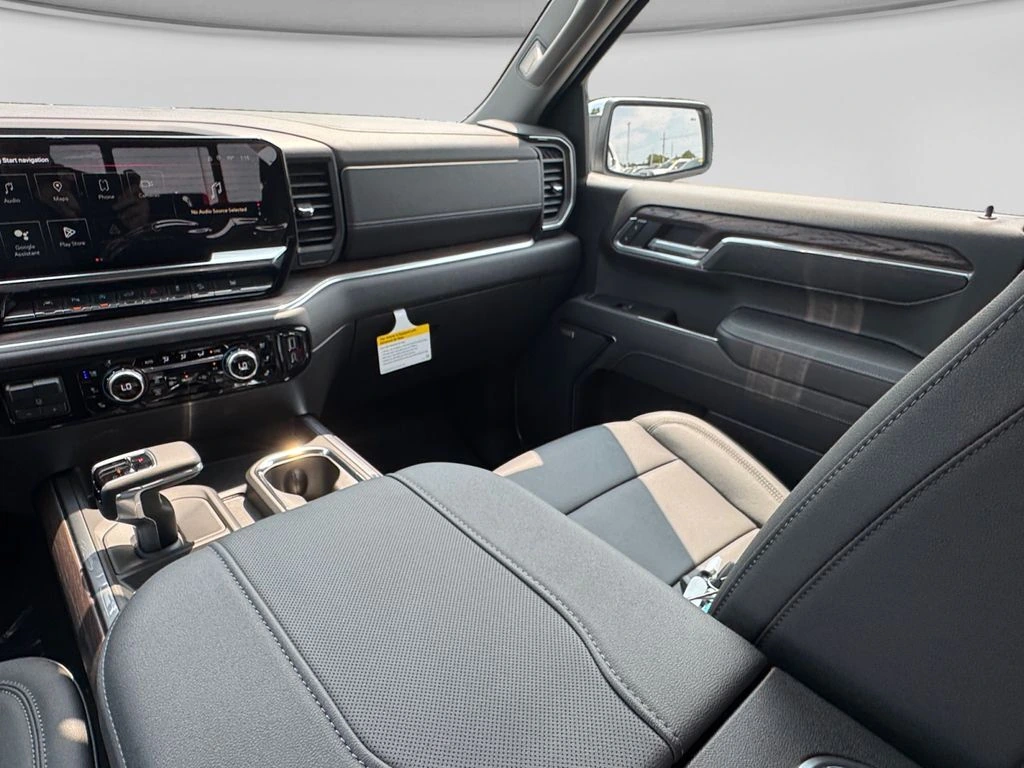 2026 GMC Sierra 1500 SLT - Photo 18