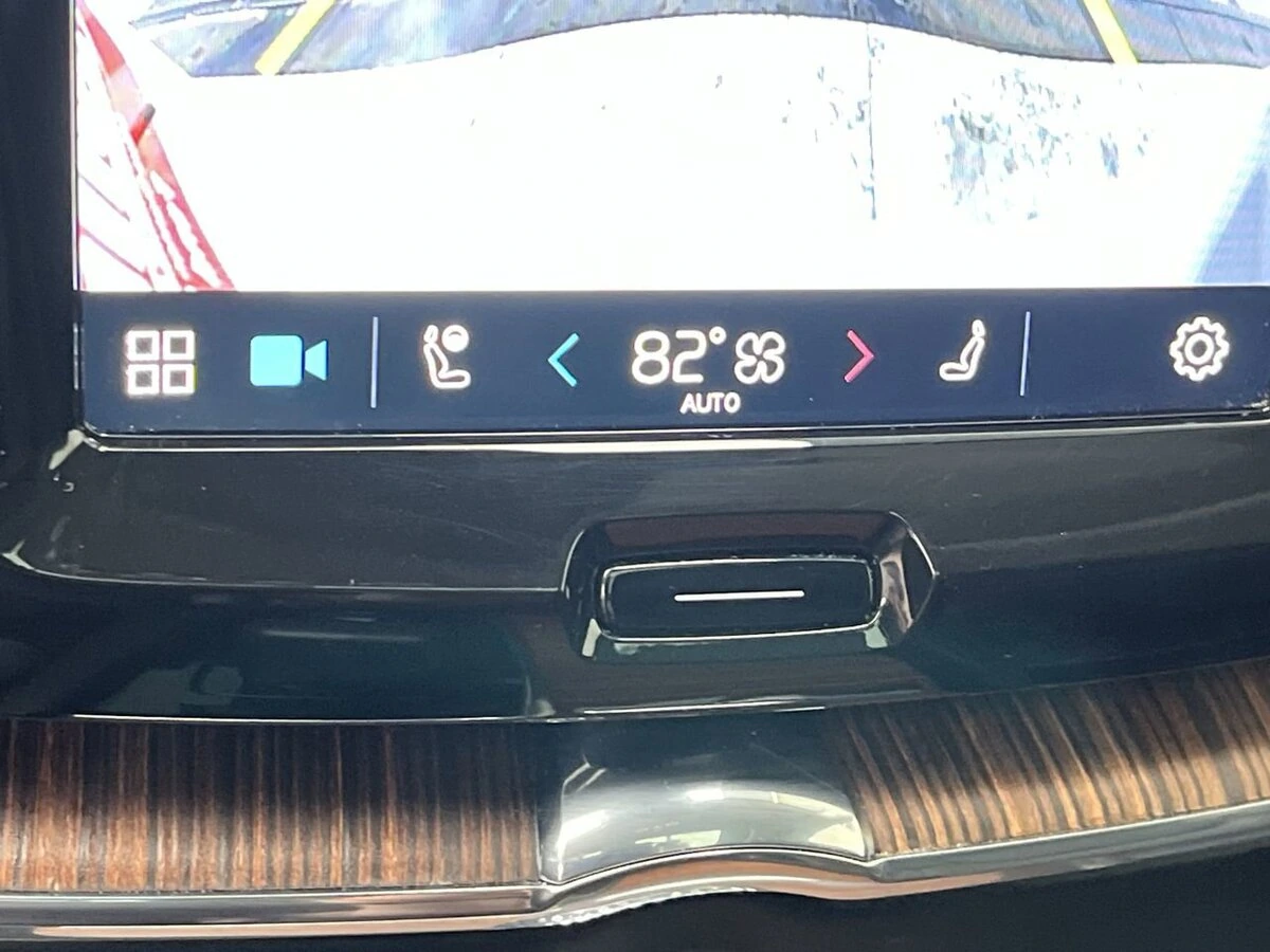 2024 Volvo - image 21