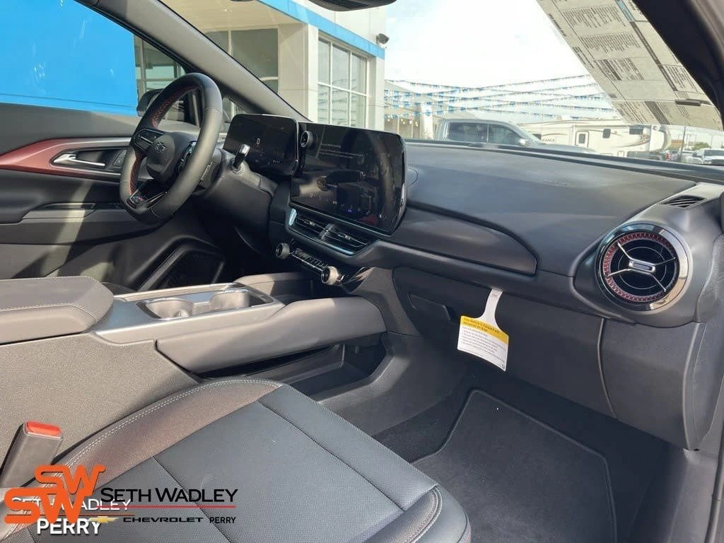 2025 Chevrolet Equinox EV RS - Photo 13