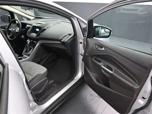2016 Ford C-Max Hybrid SE photo 11