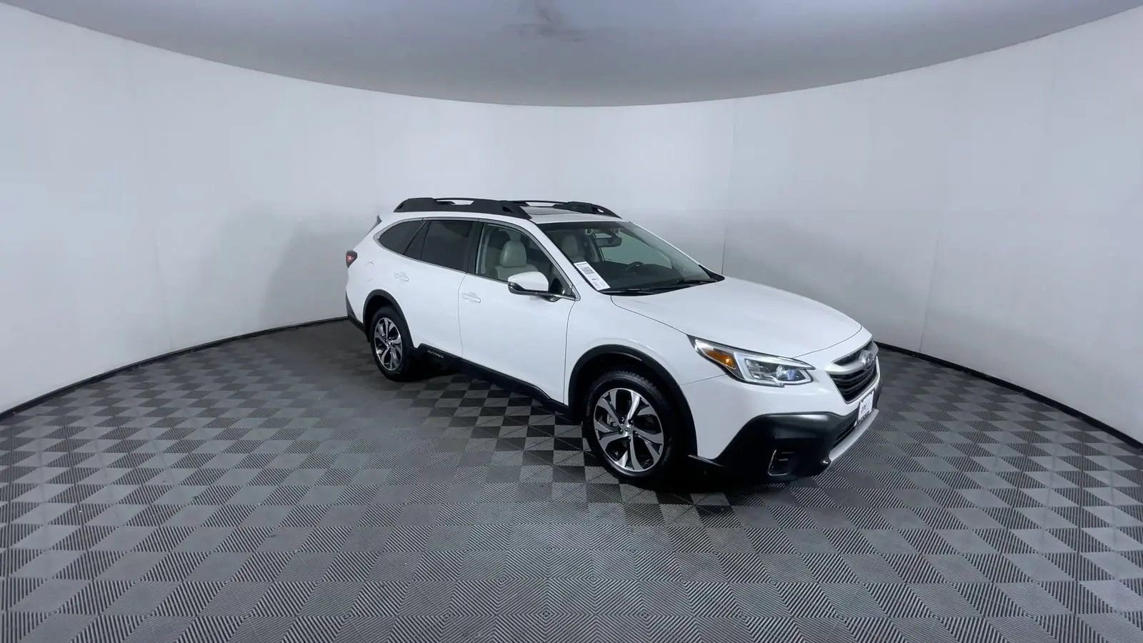2020 Subaru Outback Limited photo 2