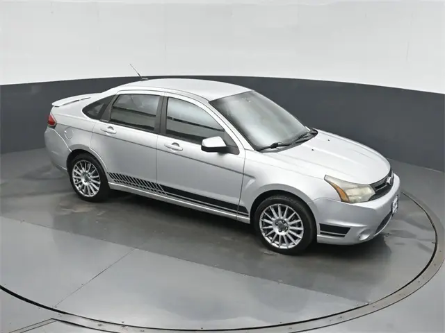 2011 Ford Focus SES photo 24
