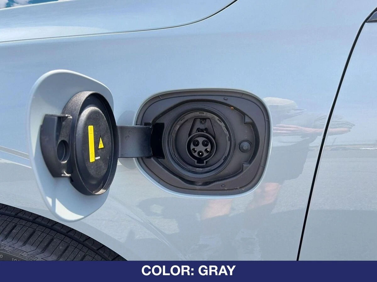 2026 Volvo - image 30