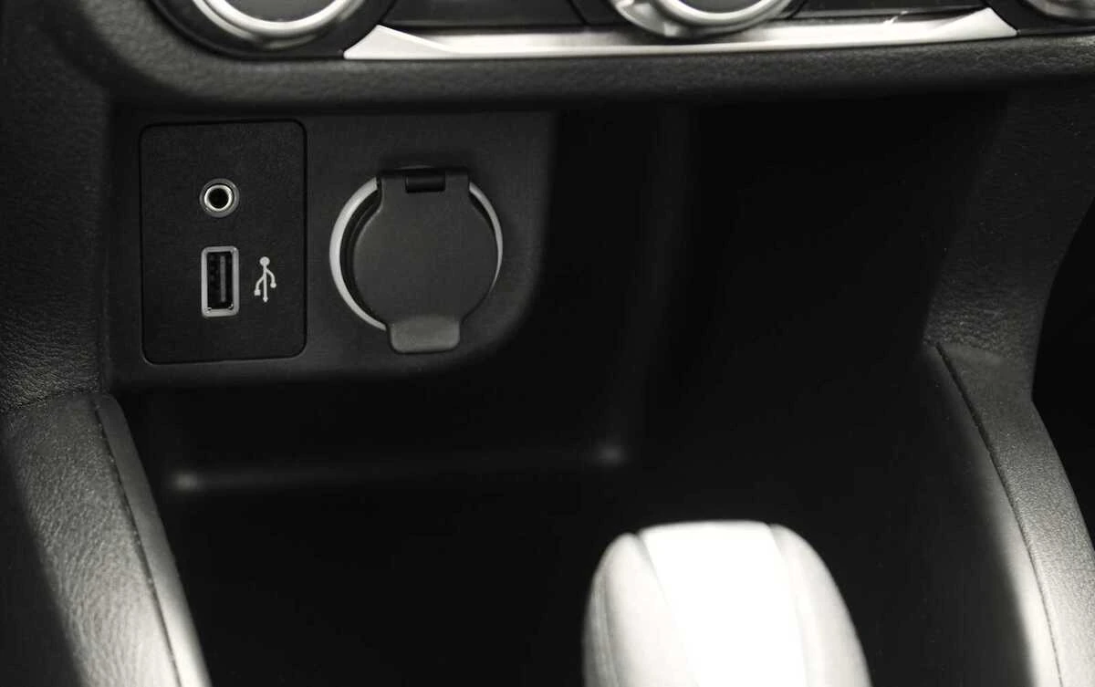 2025 Nissan KICKS PLAY Base - Photo 33