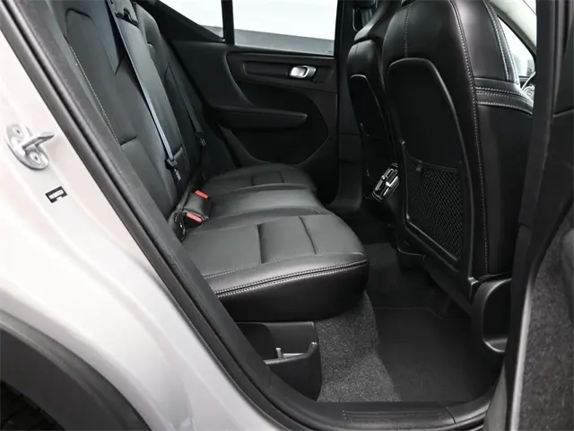2024 Volvo XC40 Plus photo 31