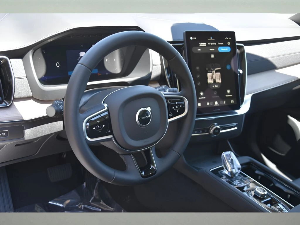 2026 Volvo - image 11