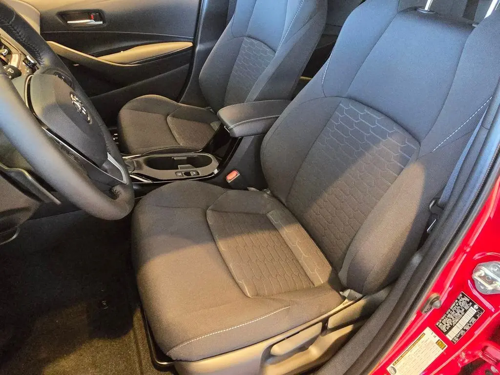 2025 Toyota Corolla SE photo 19