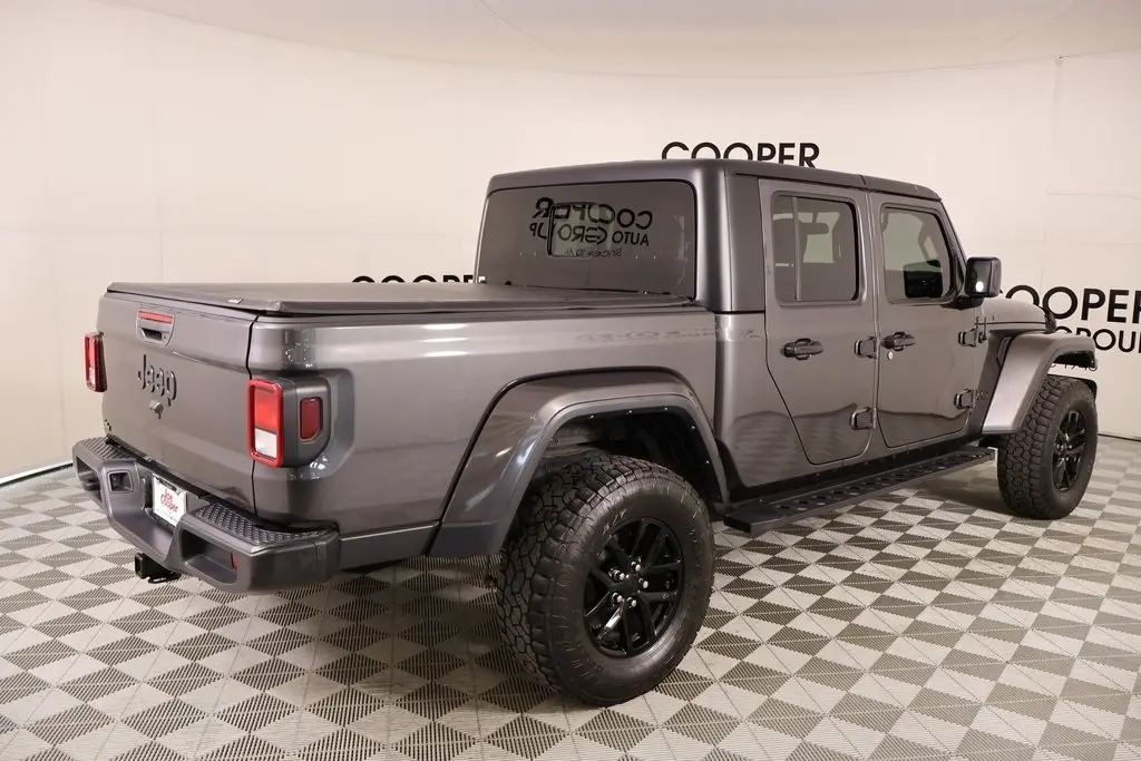 2022 Jeep Gladiator Altitude photo 19