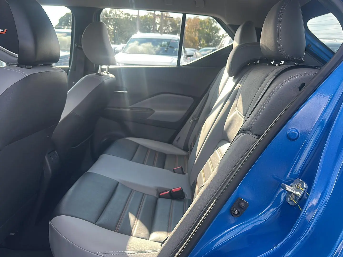 2023 Nissan Kicks SR photo 7