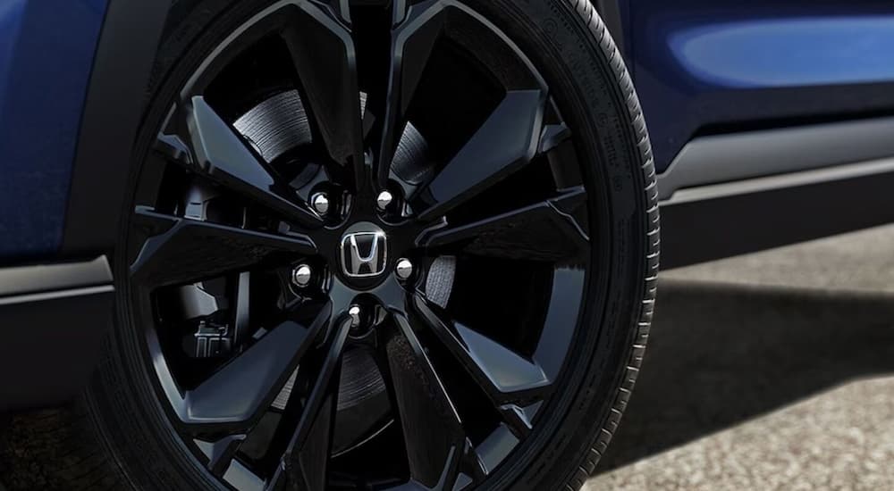 Black rim on a blue 2026 Honda CR-V 