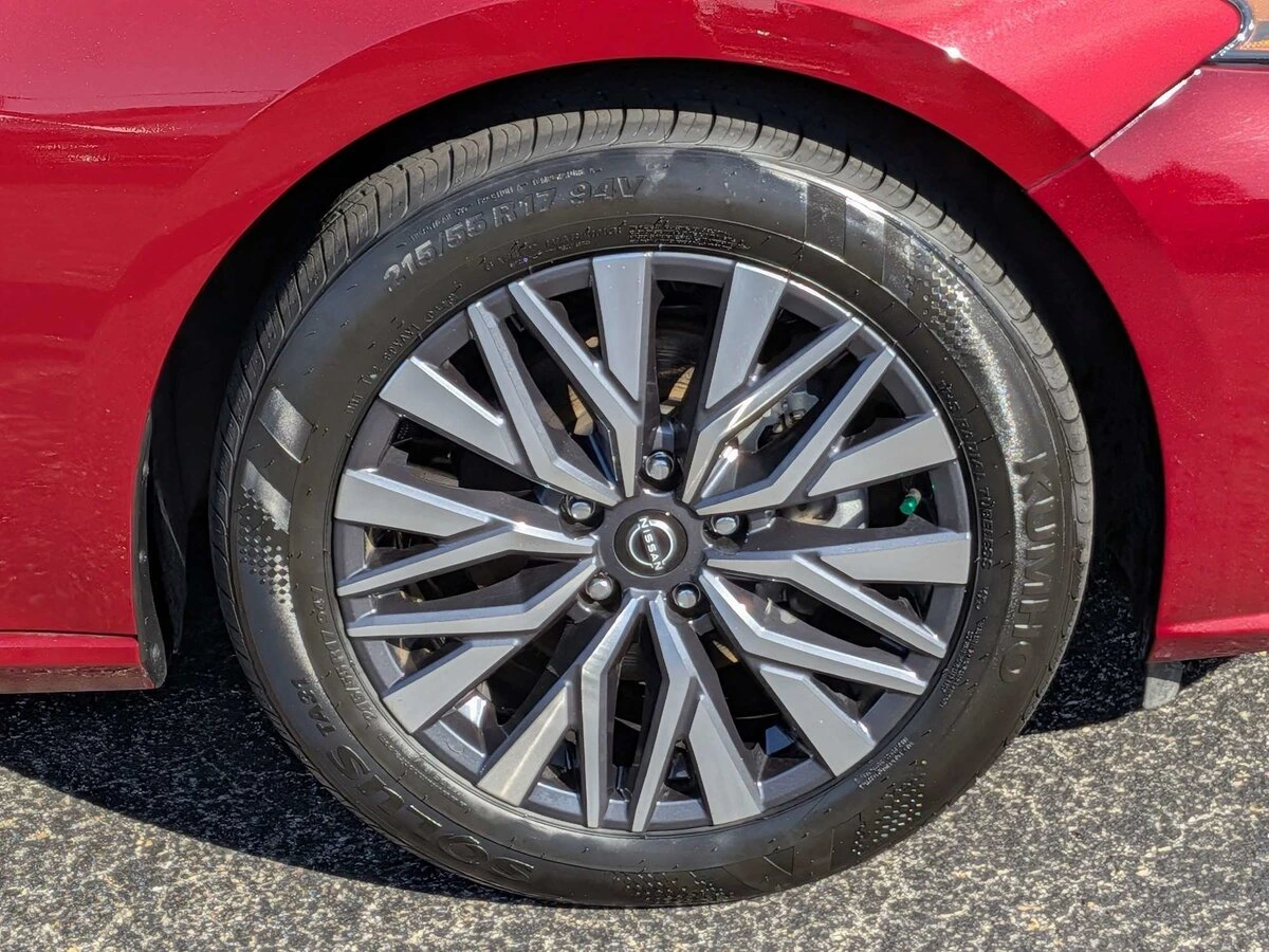 2025 Nissan Altima SV - Photo 11