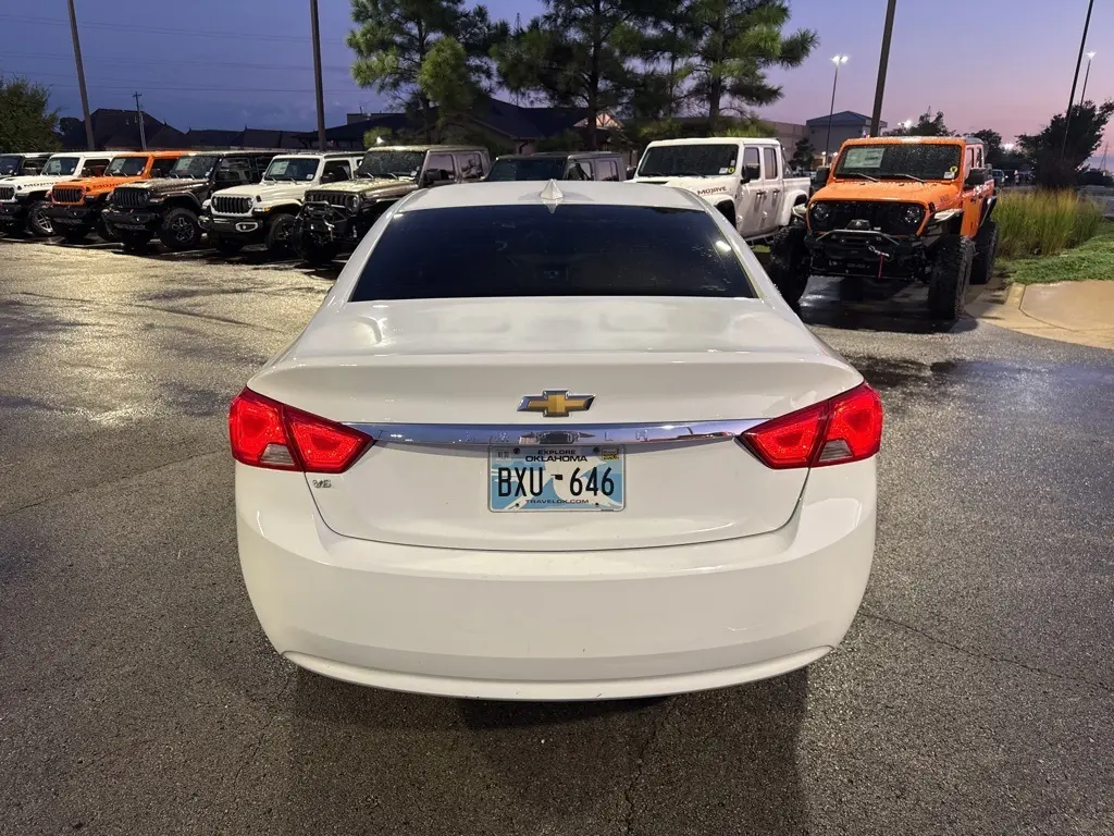2017 Chevrolet Impala photo 4