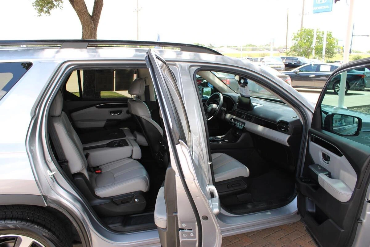 2025 Honda Pilot Touring - Photo 20