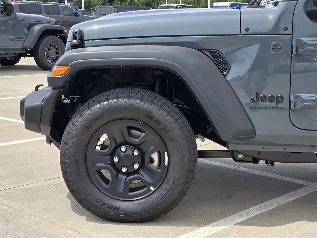 2025 Jeep Wrangler Sport photo 5