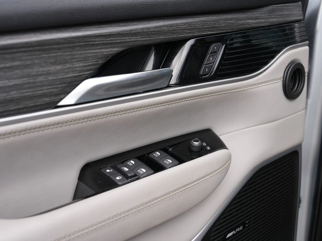 2023 Jeep Wagoneer L Series III - Photo 29