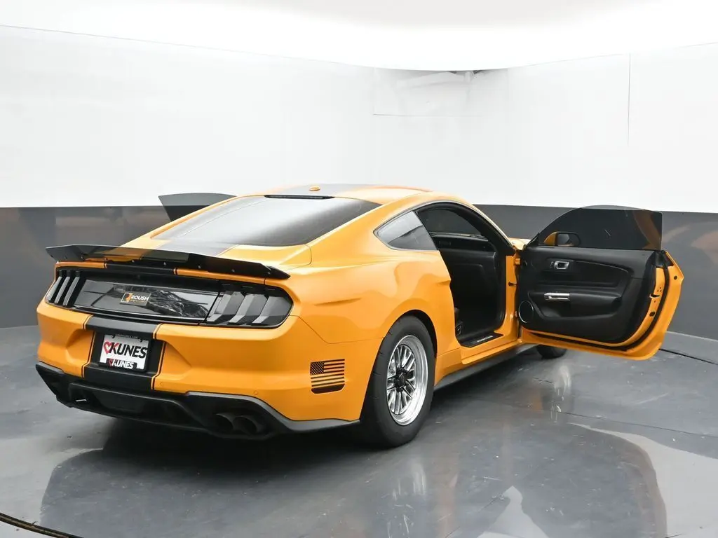 2019 Ford Mustang GT Premium photo 41