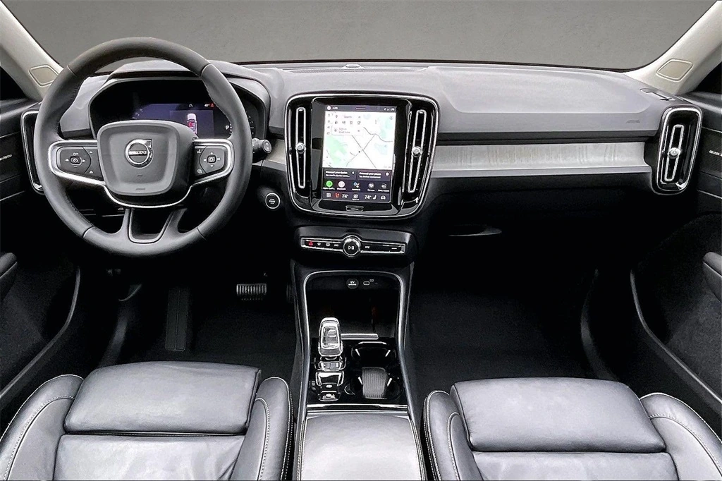 2024 Volvo - image 7