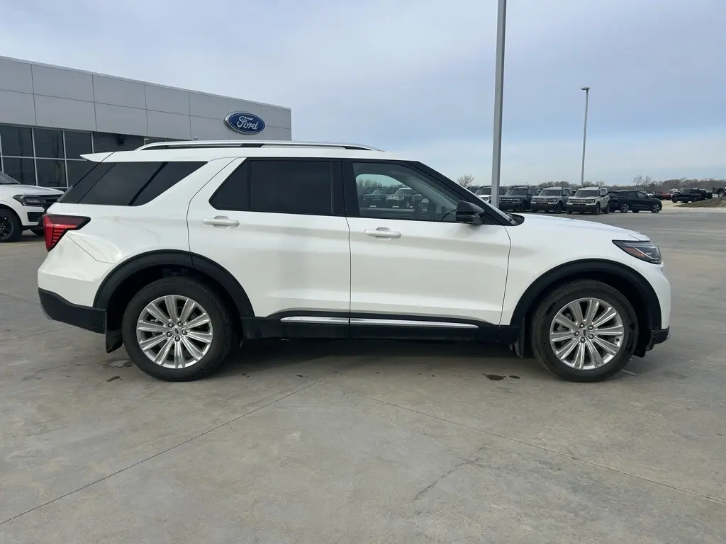 Used 2025 Ford Explorer Platinum with VIN 1FMUK8HHXSGA11789 for sale in Clay Center, KS