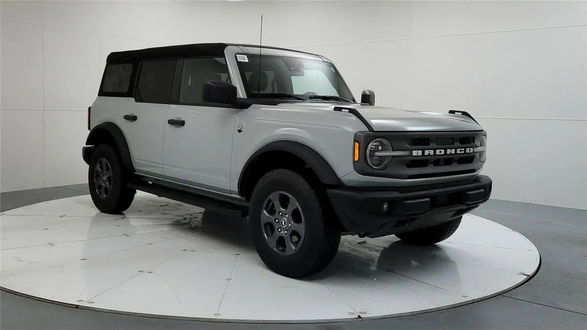 2024 Ford Bronco 4-Door Big Bend's photo