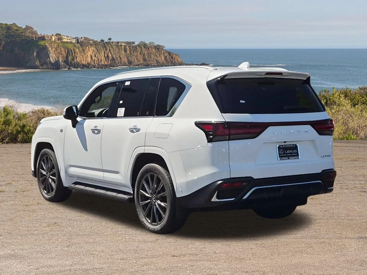 2026 Lexus LX 700h F-Sport - Photo 7