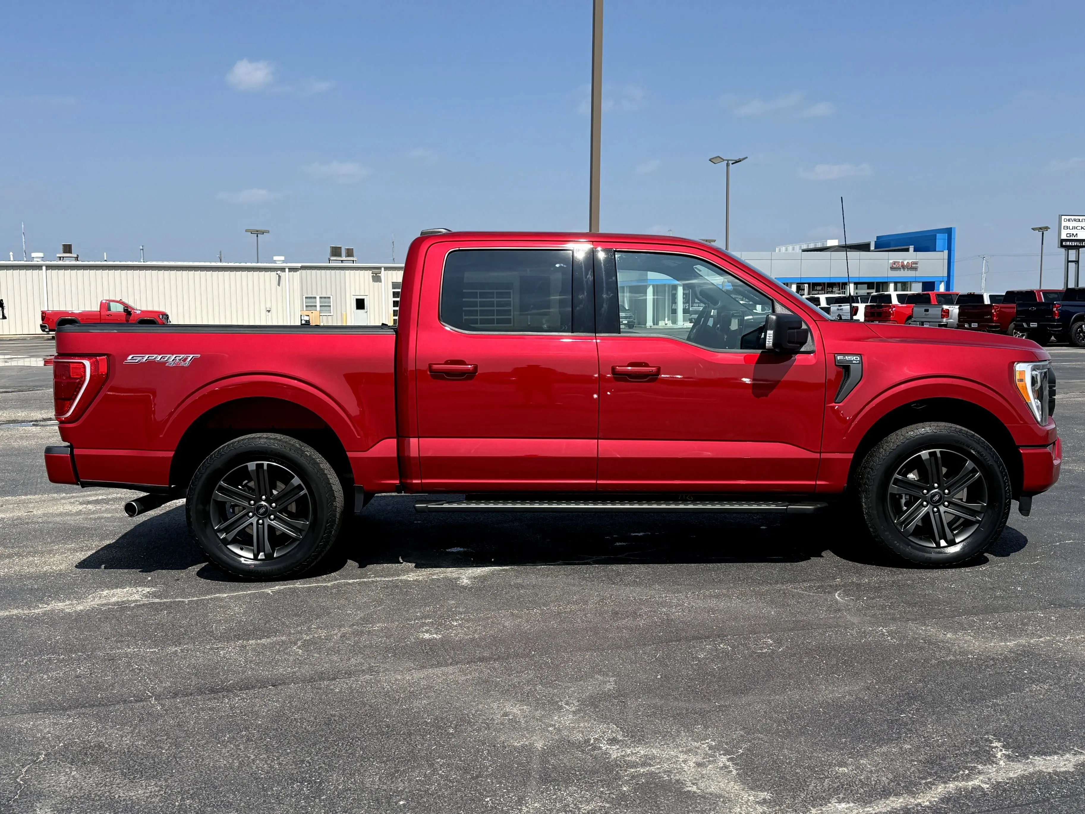 2022 Ford F-150 XLT photo 2