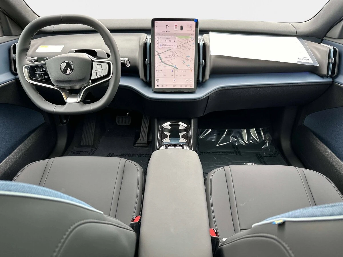 2026 Volvo - image 13