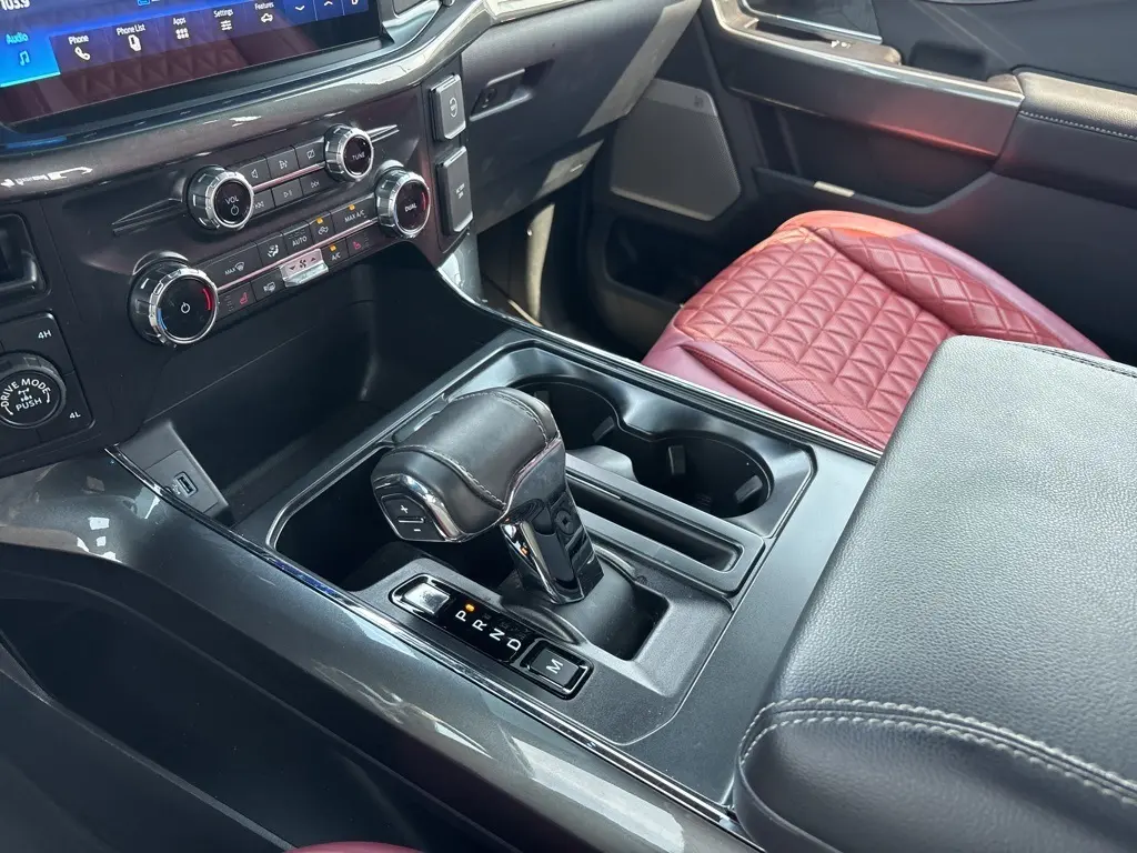 2022 Ford F-150 XLT photo 17