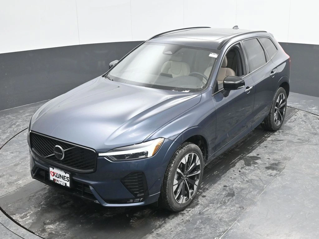 2026 Volvo - image 32