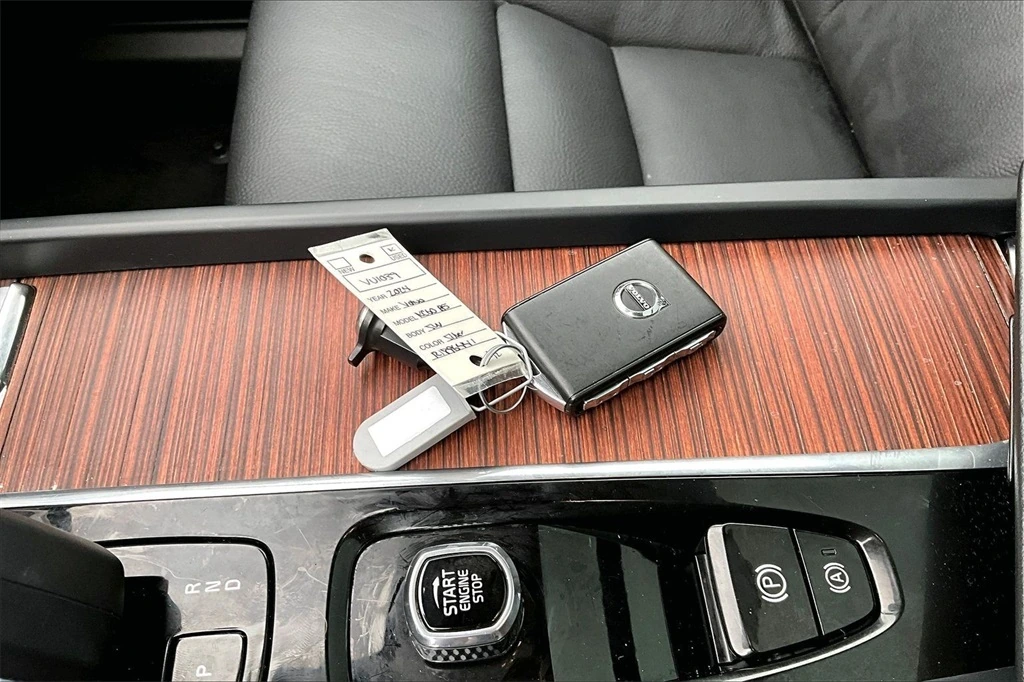 2024 Volvo - image 35