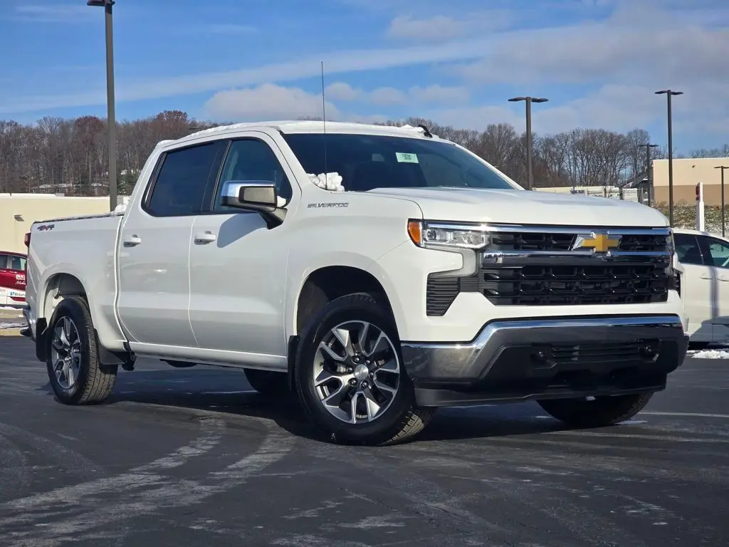 2024 Chevrolet Silverado 1500 LT's photo